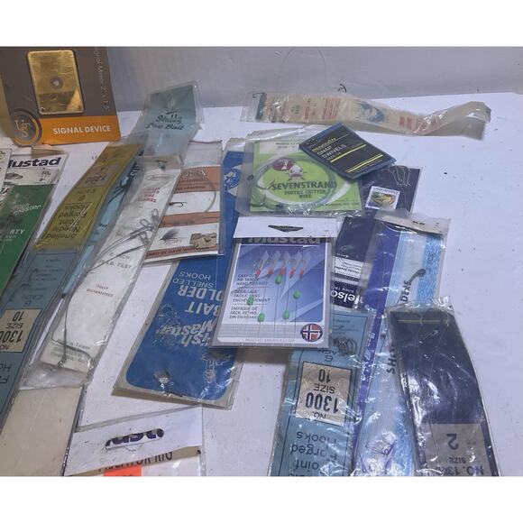 VTG HUGE Branded Fish Tackle Lot Lures Rampala NOS Hooks, Weights Leaders Flies - Picture 14 of 16